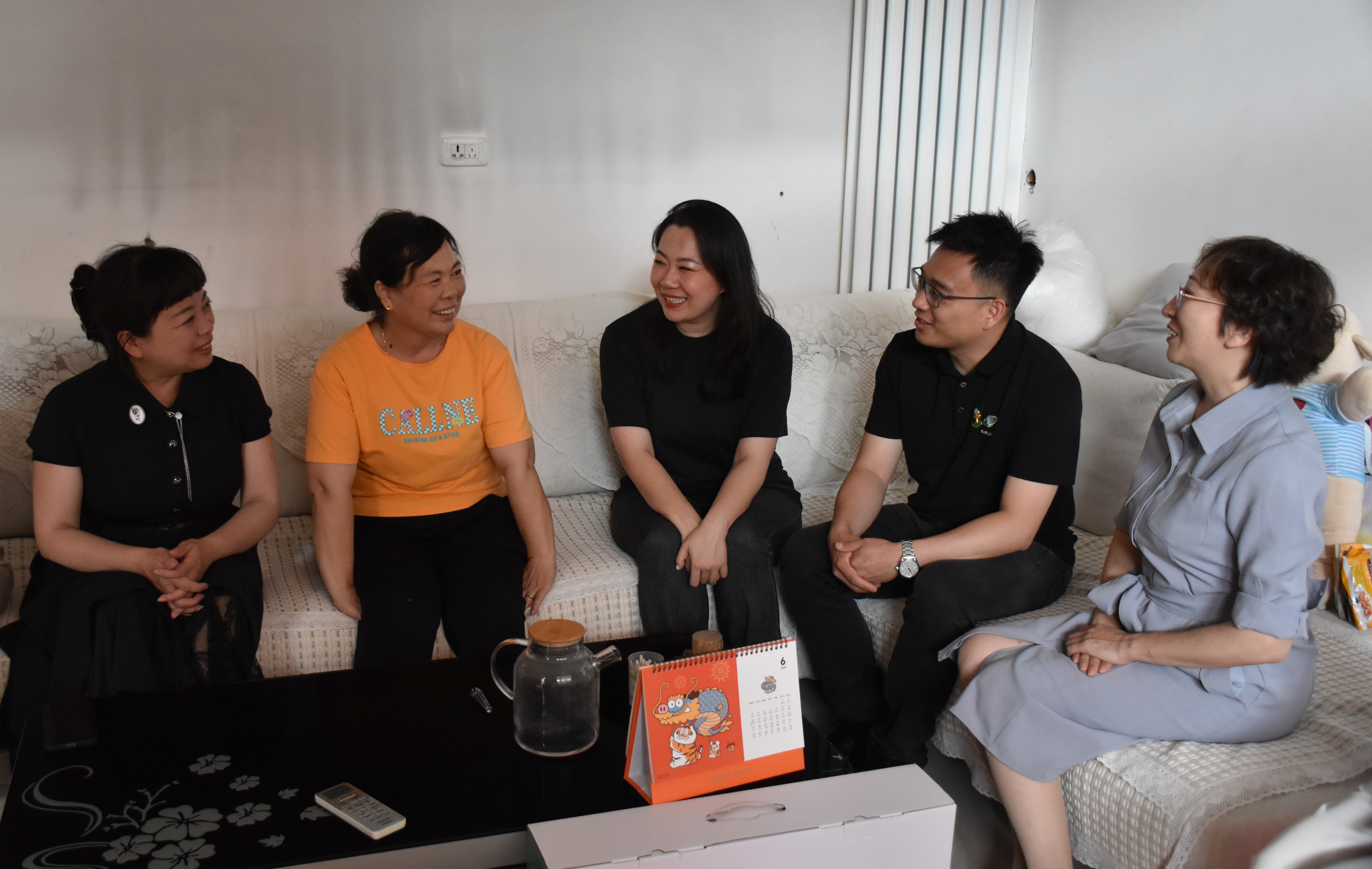 米兰体育平台官方网站-米兰(中国)
公益送温暖：6载慈善 660名单亲母亲受益