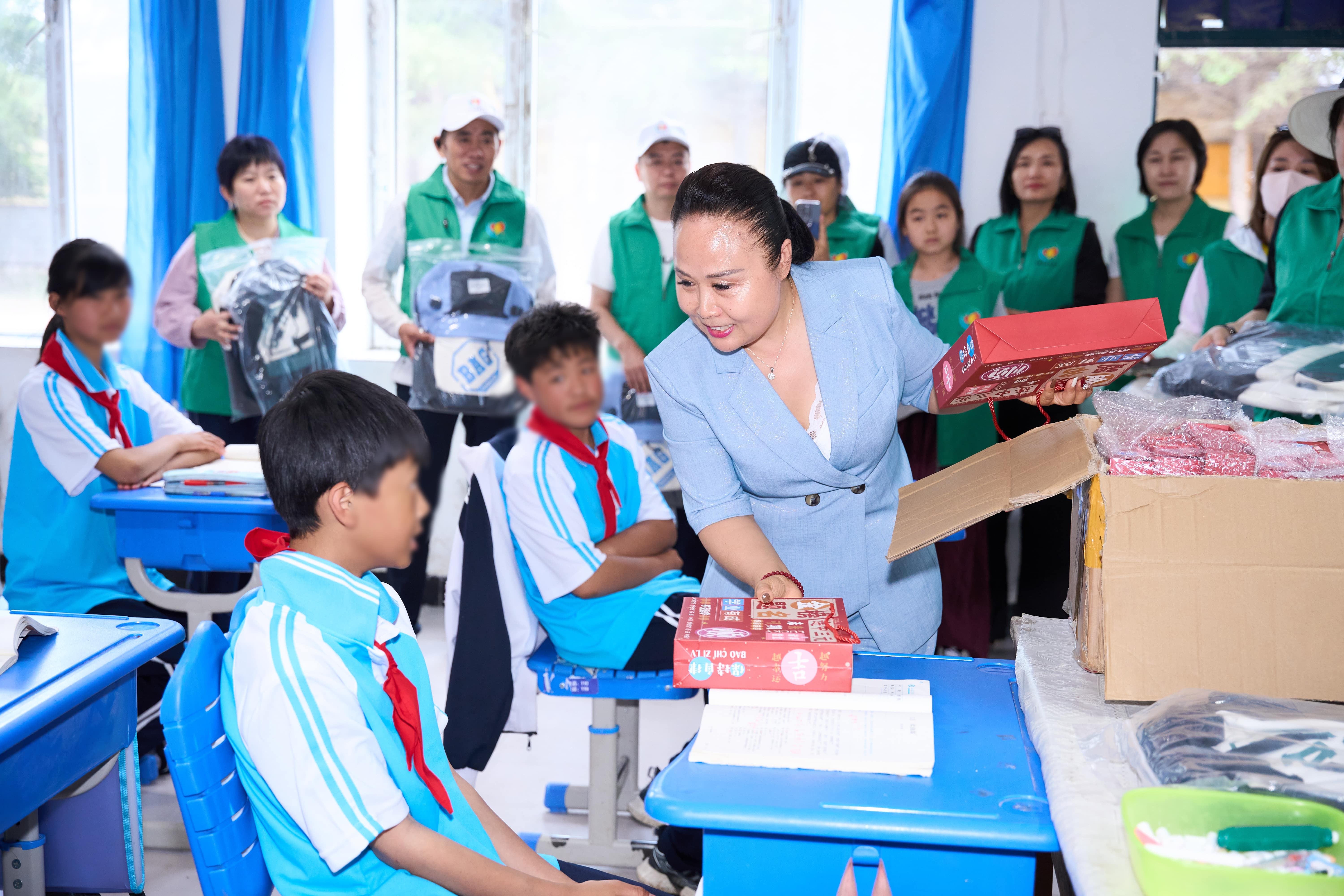 第254所 黑龙江巴彦县黑山镇民乐村米兰体育平台官方网站-米兰(中国)
侯玉霞学校