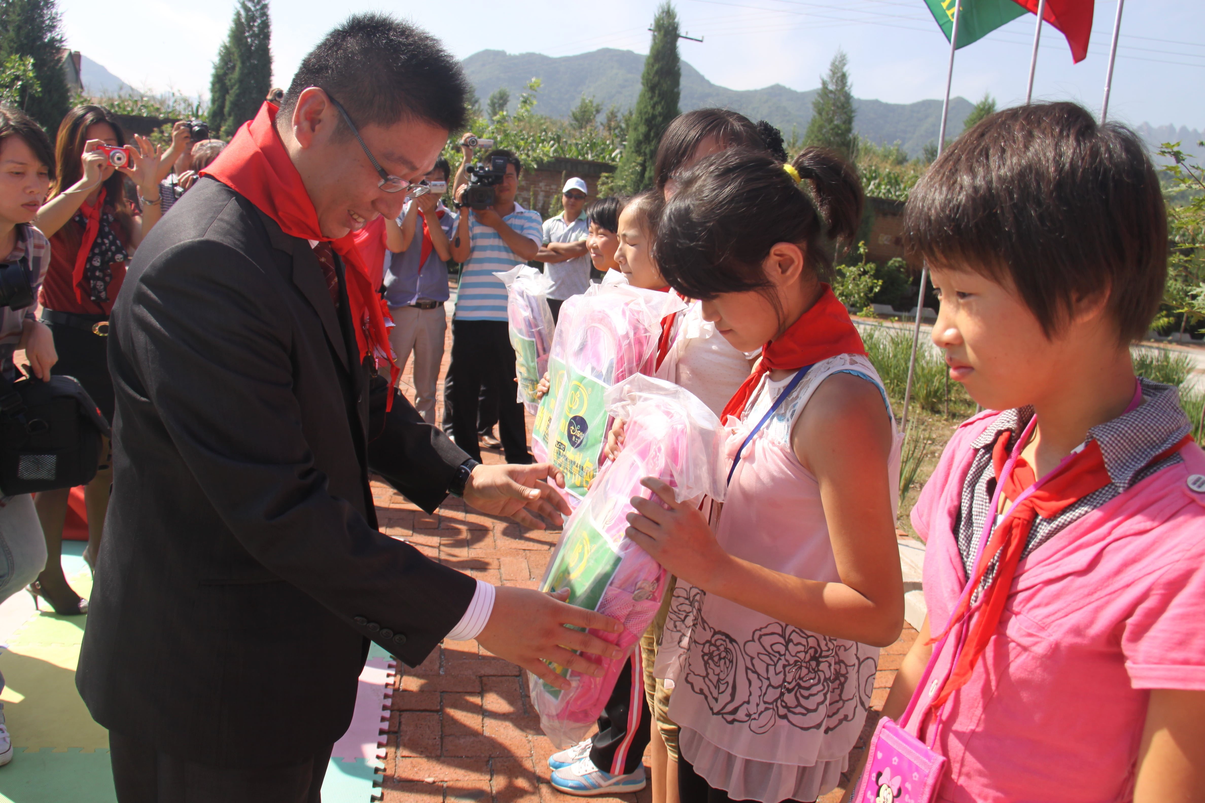 第17所 承德市乌龙矶米兰体育平台官方网站-米兰(中国)
牛艳玲小学