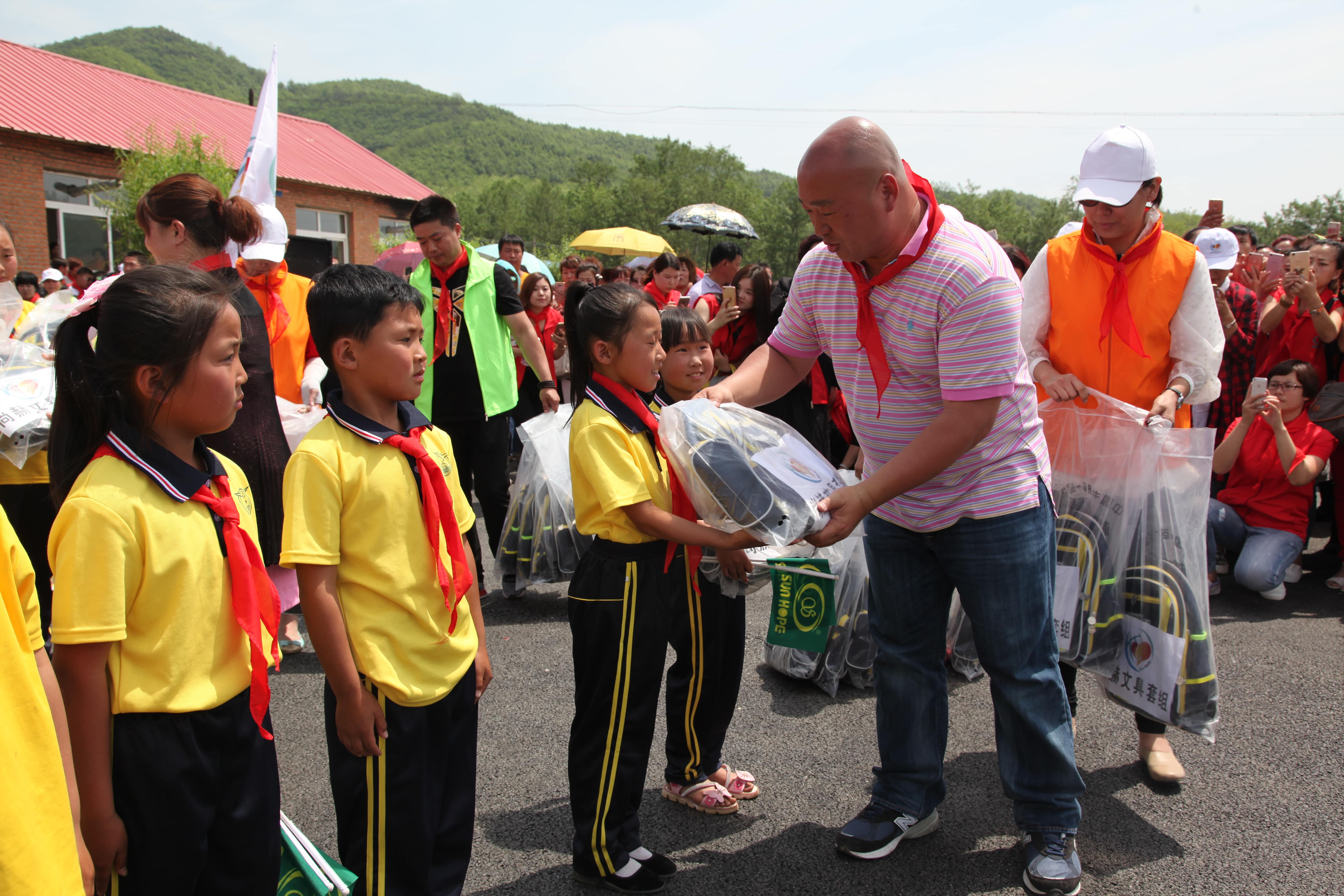 第51所 岫岩县前营镇童家店米兰体育平台官方网站-米兰(中国)
董波小学