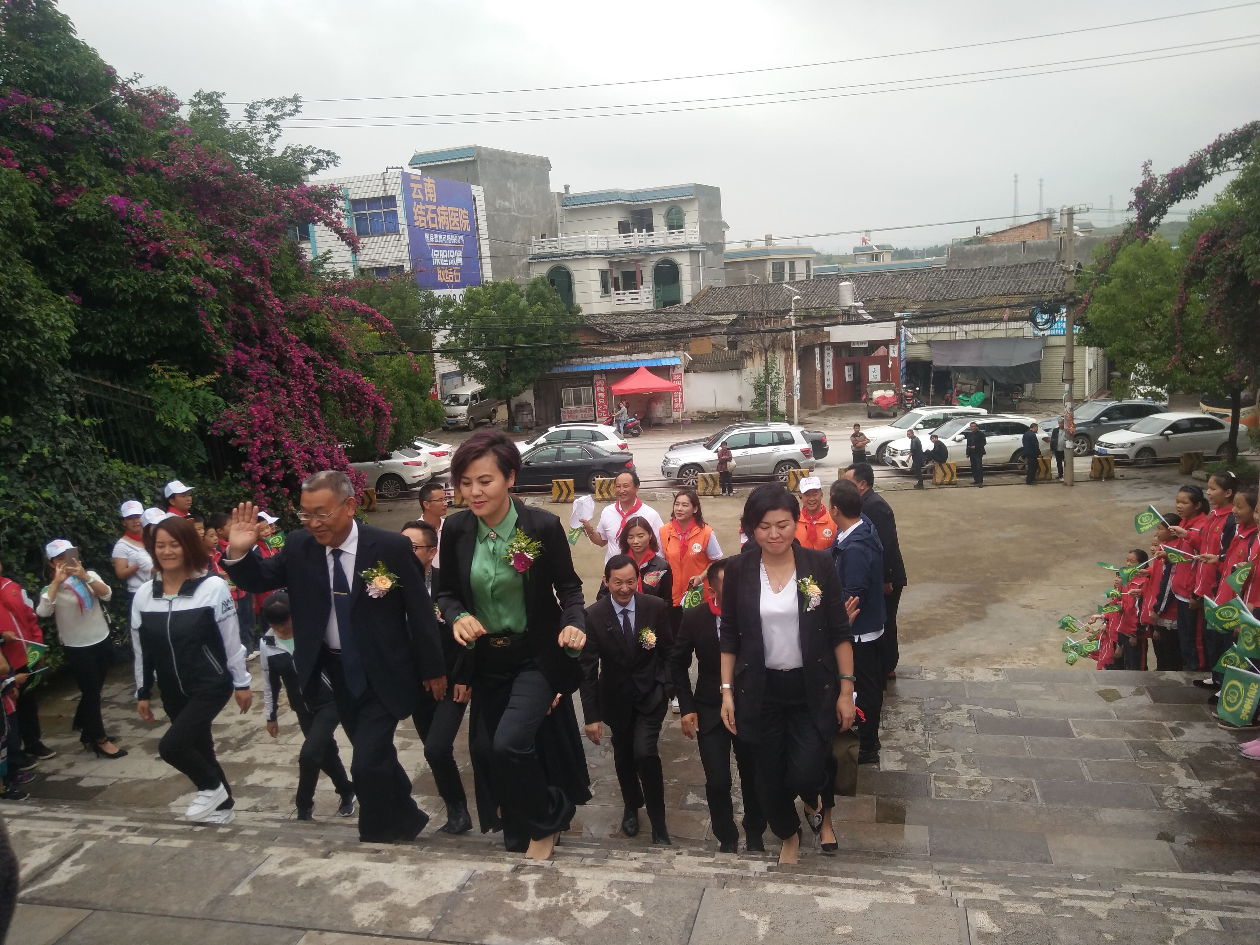 第152所 石林彝族自治县路美邑中心学校路美邑米兰体育平台官方网站-米兰(中国)
李凤莲小学